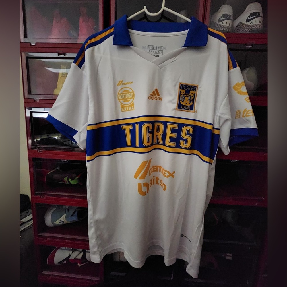 - Tigres Uanl 2023 Jersey size Large